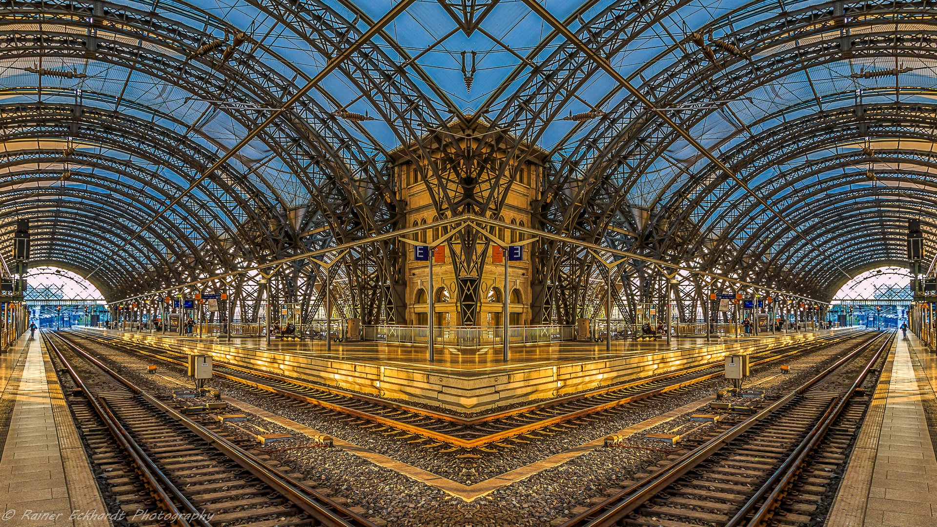 Dresden Hbf in 16:9