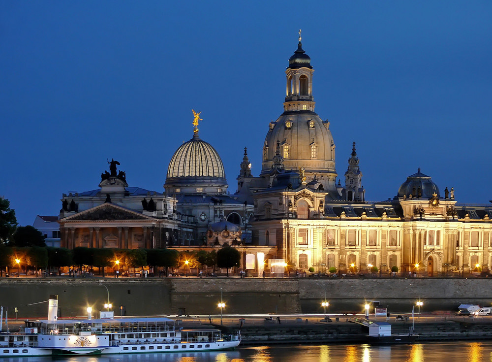 Dresden in der blauen Stunde