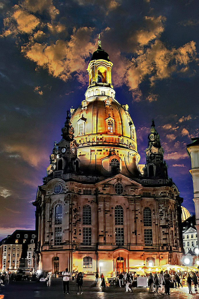 Dresden Liebfrauenkirche bei Nacht