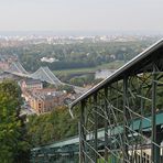 Dresden Loschwitz: Die Schwebebahn – abwärts zum Blauen Wunder