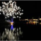 Dresden mit Feuerwerk an der Elbe