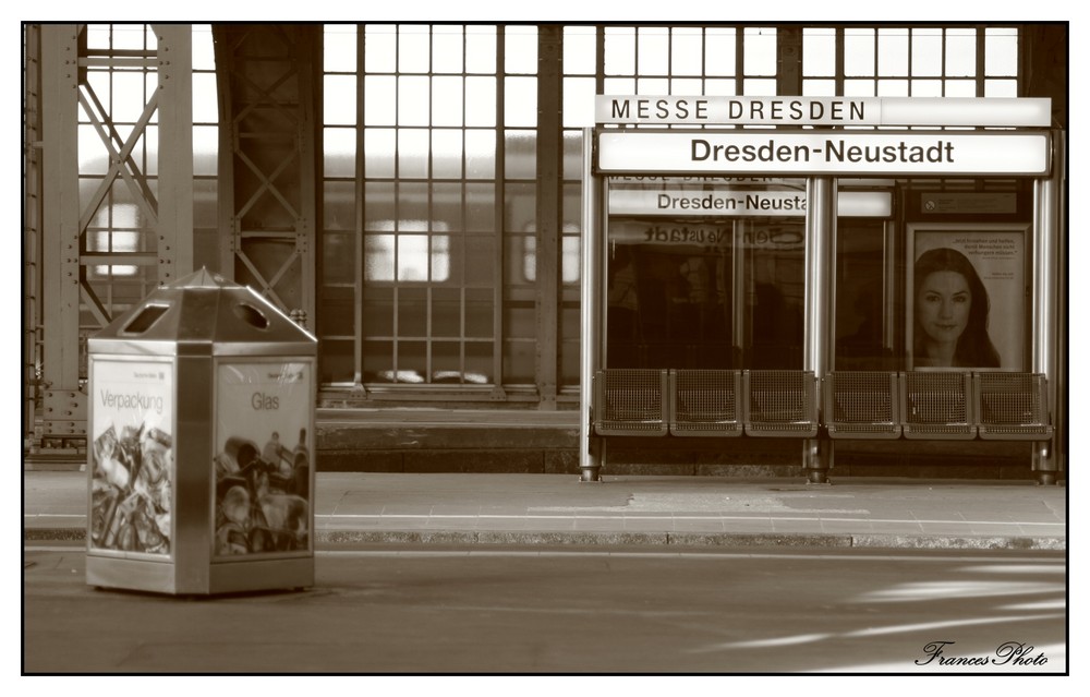 [ Dresden-Neustadt ]