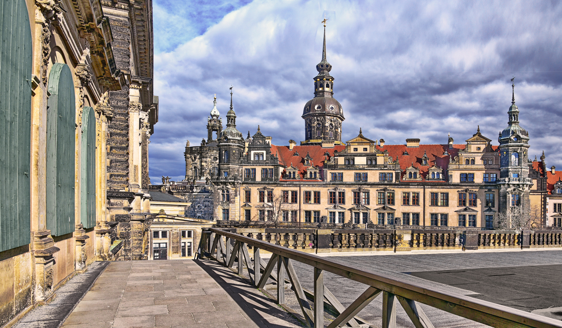 DRESDEN   - Residenzschloss -