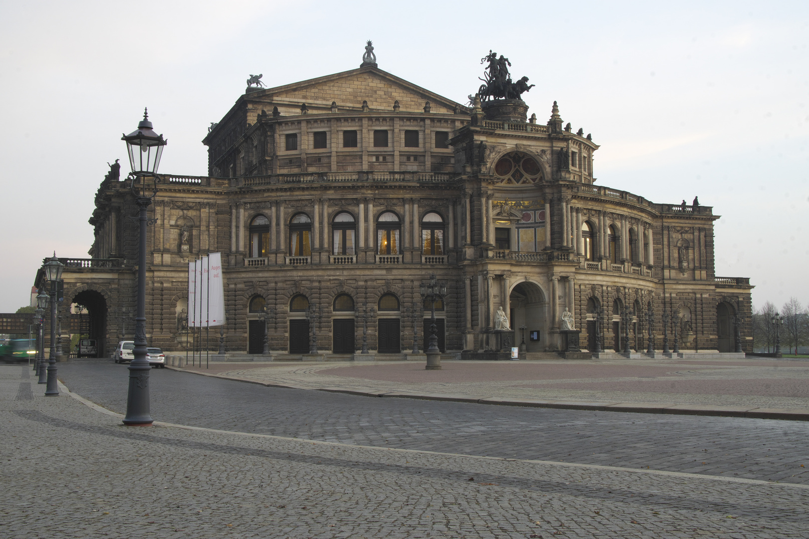 Dresden-Semper-Oper am Morgen