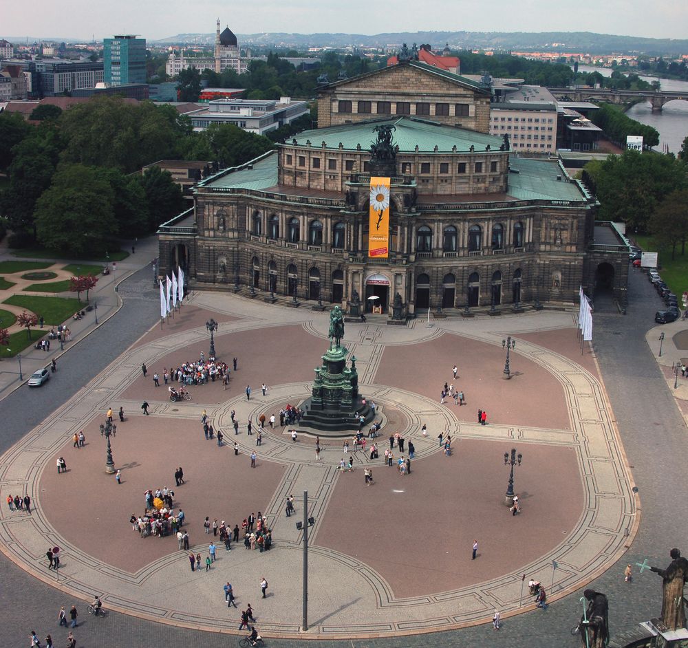 Dresden - Semperoper vom Hausmannturm fotografiert