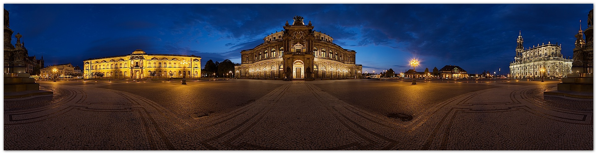 Dresden, Theaterplatz