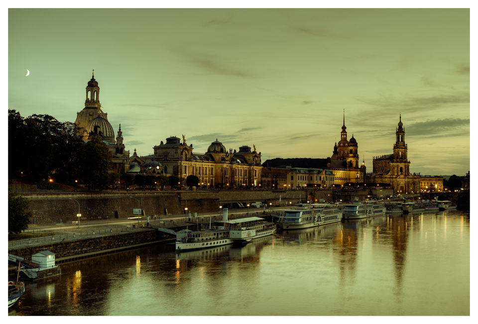 Dresden und der Mond