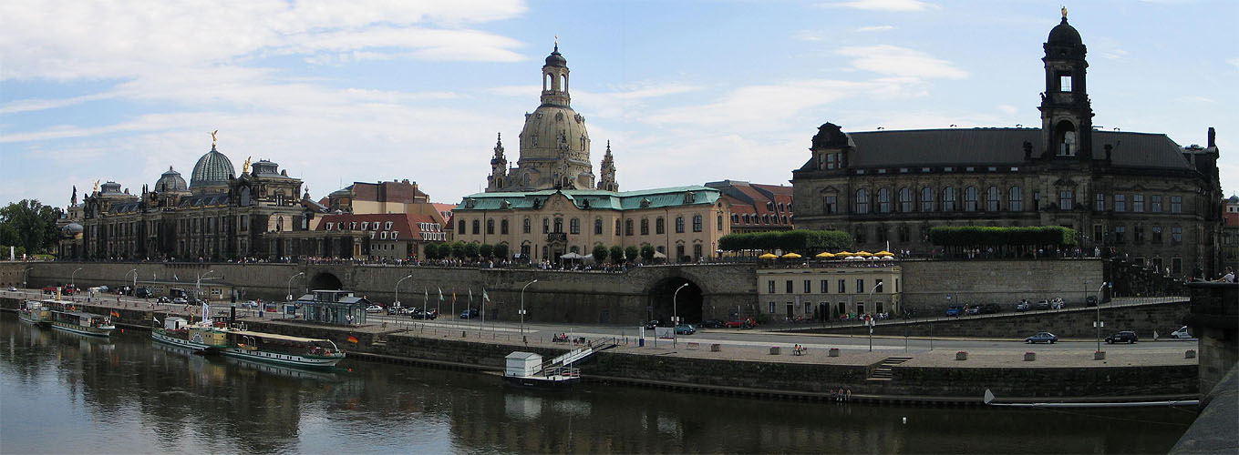 Dresden von der Elbe aus