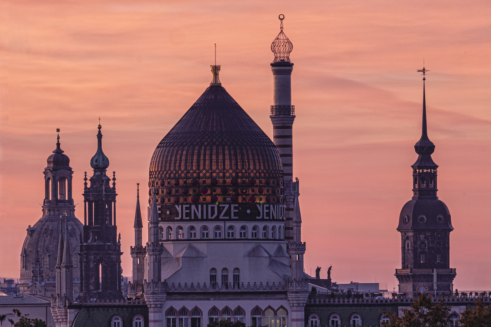 Dresden. Yenidze bei Sonnenaufgang.