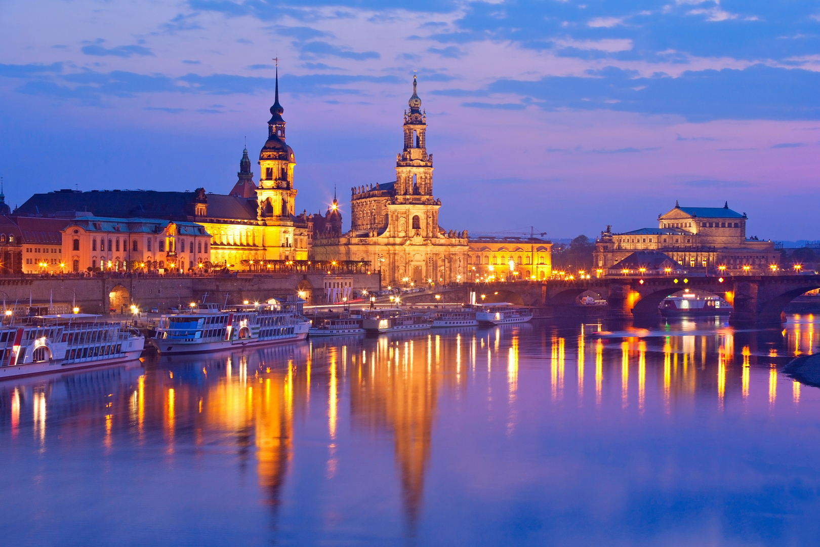 Dresden zur blauen Stunde, Deutschland