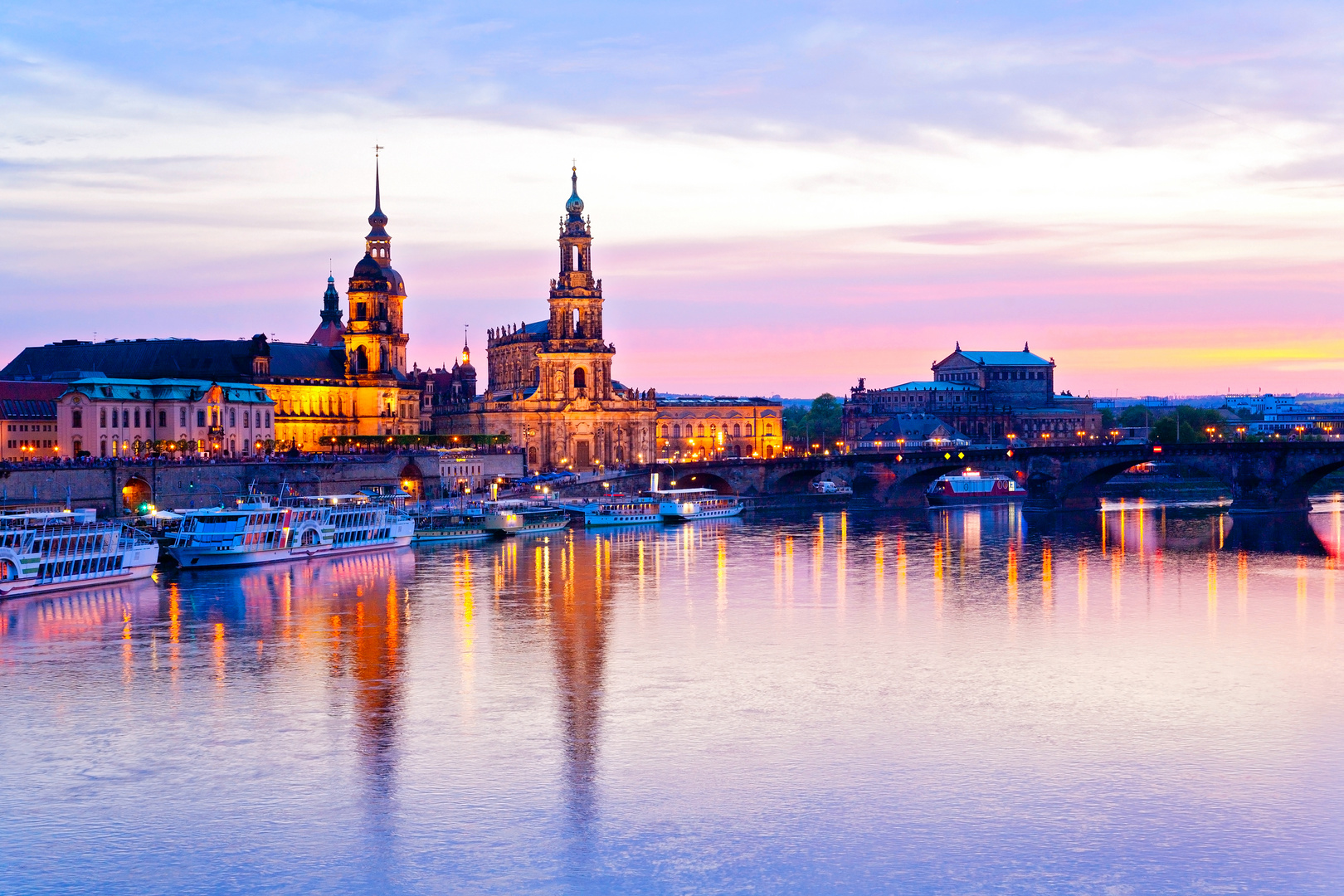 Dresden zur blauen Stunde, Deutschland