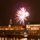 dresden zur unity night - blick zur brühlschen terrasse mit frauenkirche und residenzschloß