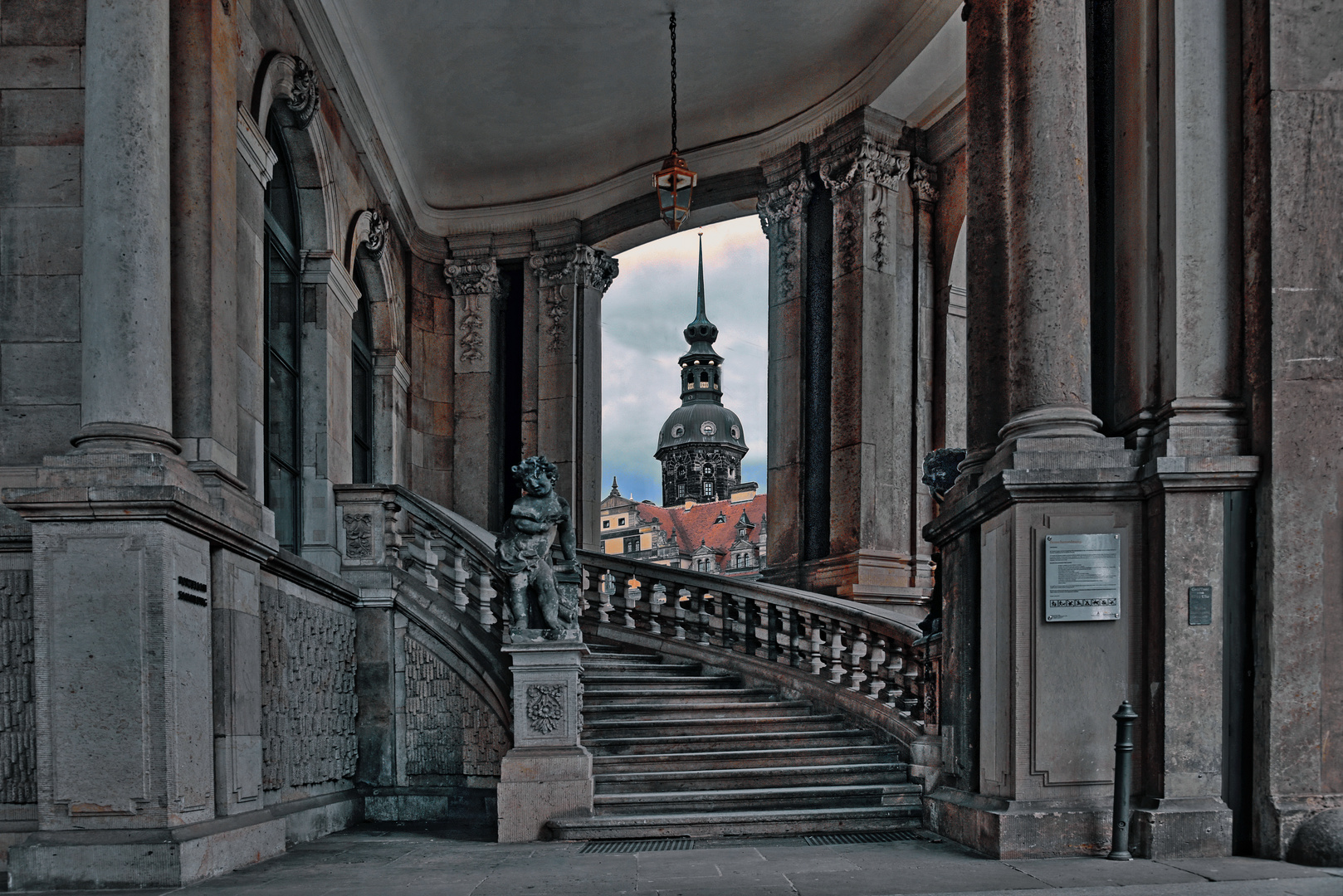 Dresden   - Zwinger, barocke Architektur -