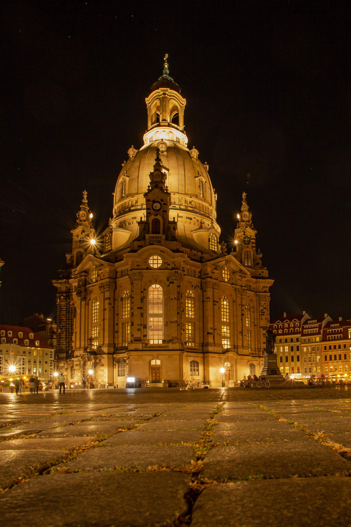 Dresdener Frauenkirche bei Nacht