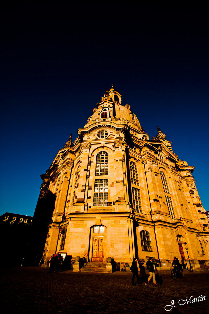 Dresdener Frauenkirche bei Sonnenuntergang