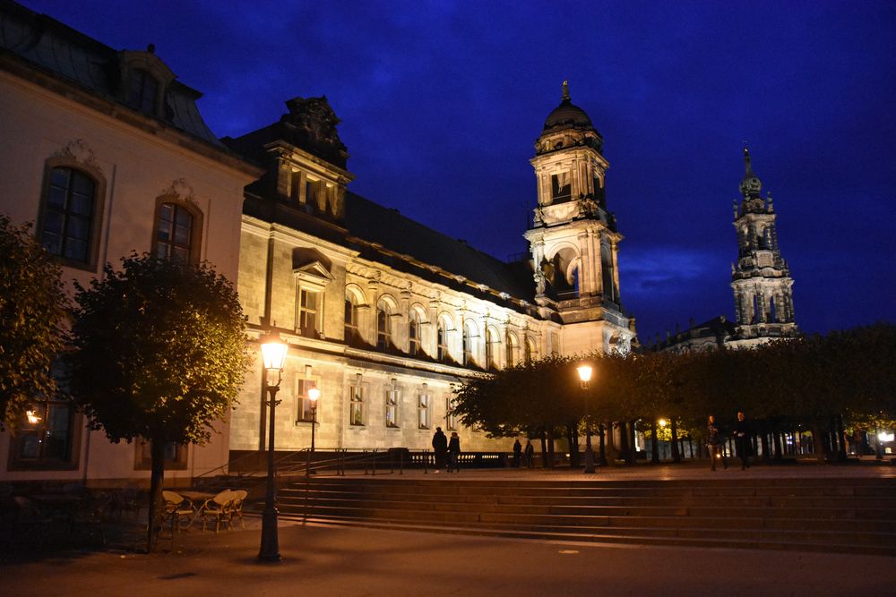 Dresdens Altstadt am Abend