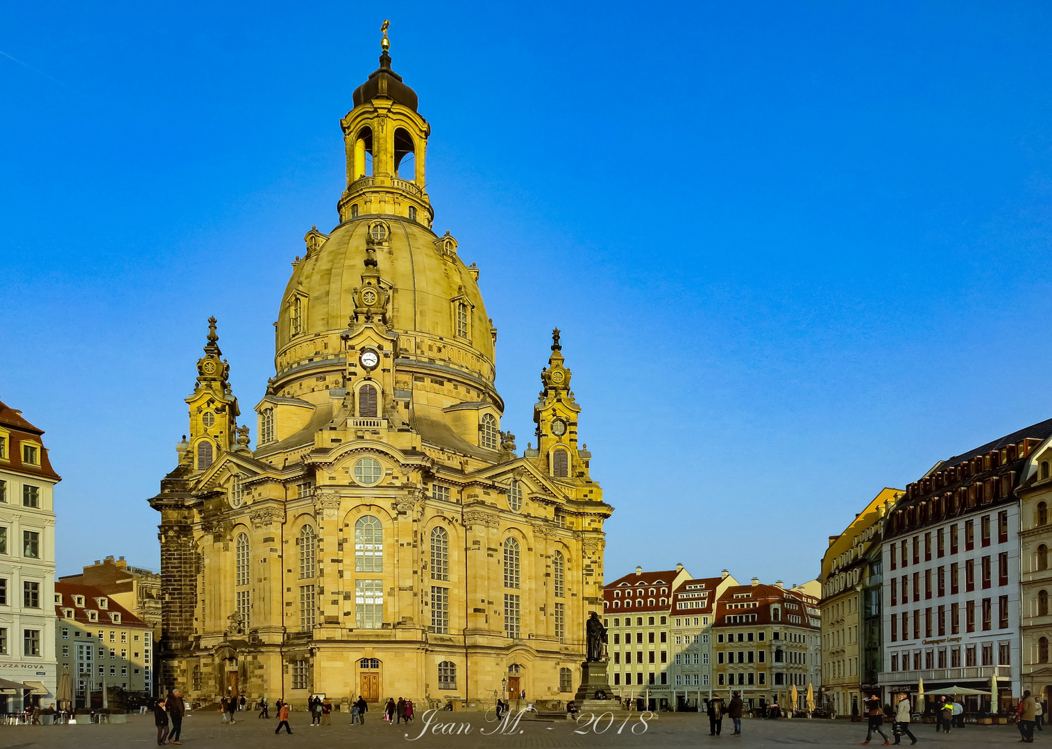 Dresdens Dicke im Sonnenlicht.