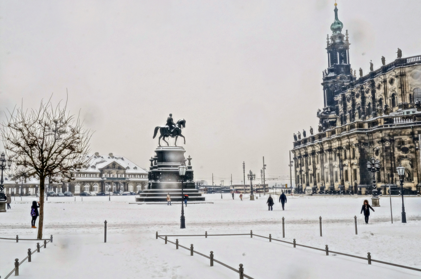 Dresden_Theaterplatz