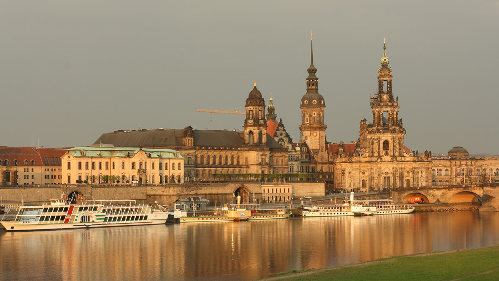 Dresdner Elbpanorama nach Sonnenaufgang