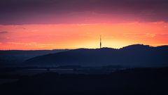 Dresdner Fernsehturm im Gegenlicht
