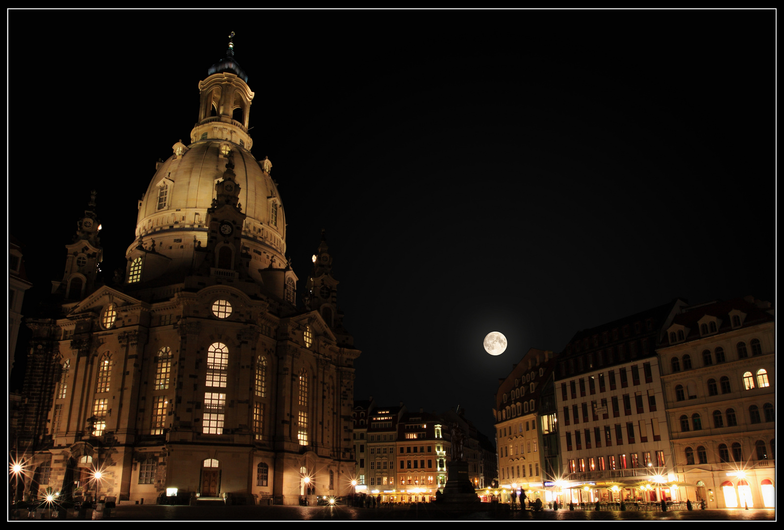 Dresdner Frauenkirche bei Nacht