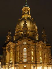 Dresdner Frauenkirche bei Nacht