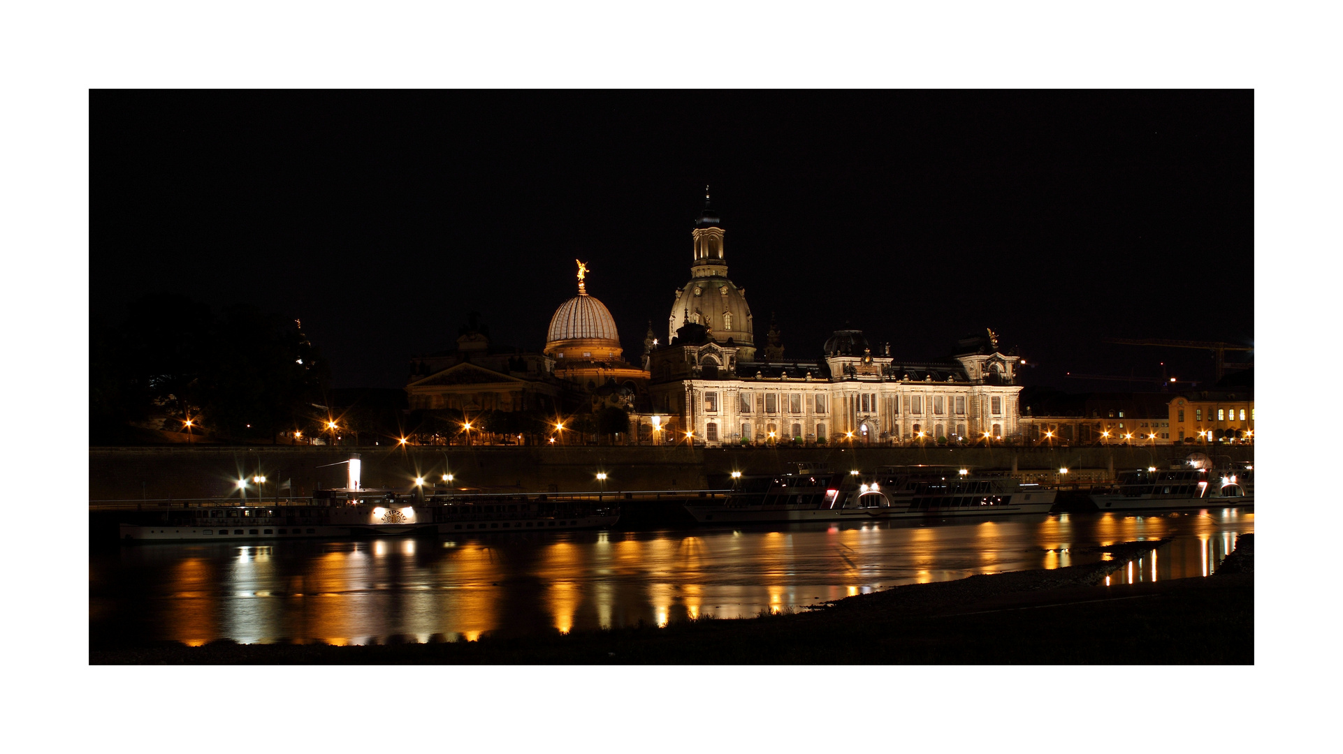 Dresdner Frauenkirche bei Nacht