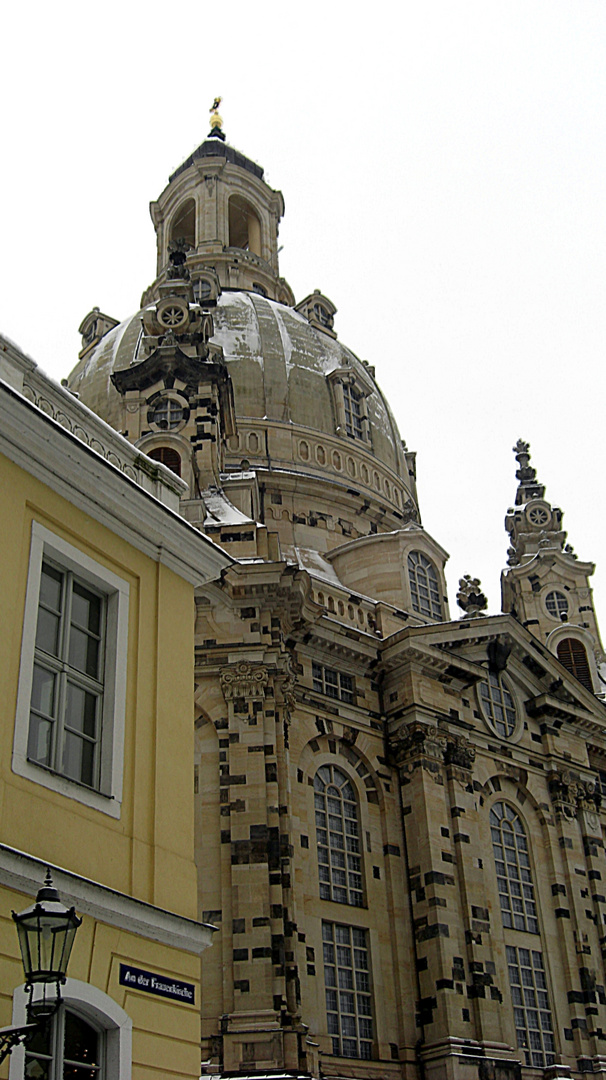 Dresdner Frauenkirche im Winter