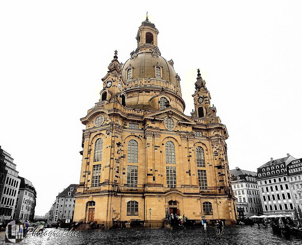 Dresdner Frauenkirche mit SW Background