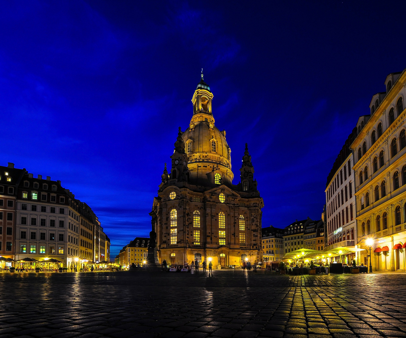 Dresdner Frauenkirche zur blauen Stunde