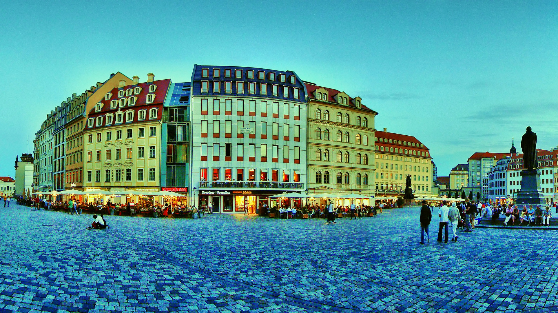 Dresdner Neumarkt - Blaue Stunde