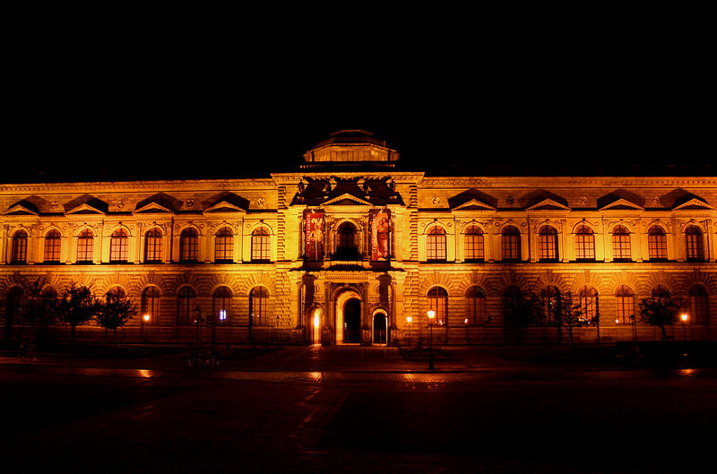 Dresdner Zwinger bei Nacht