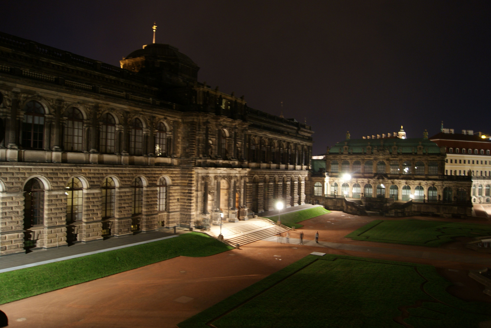 Dresdner Zwinger bei Nacht