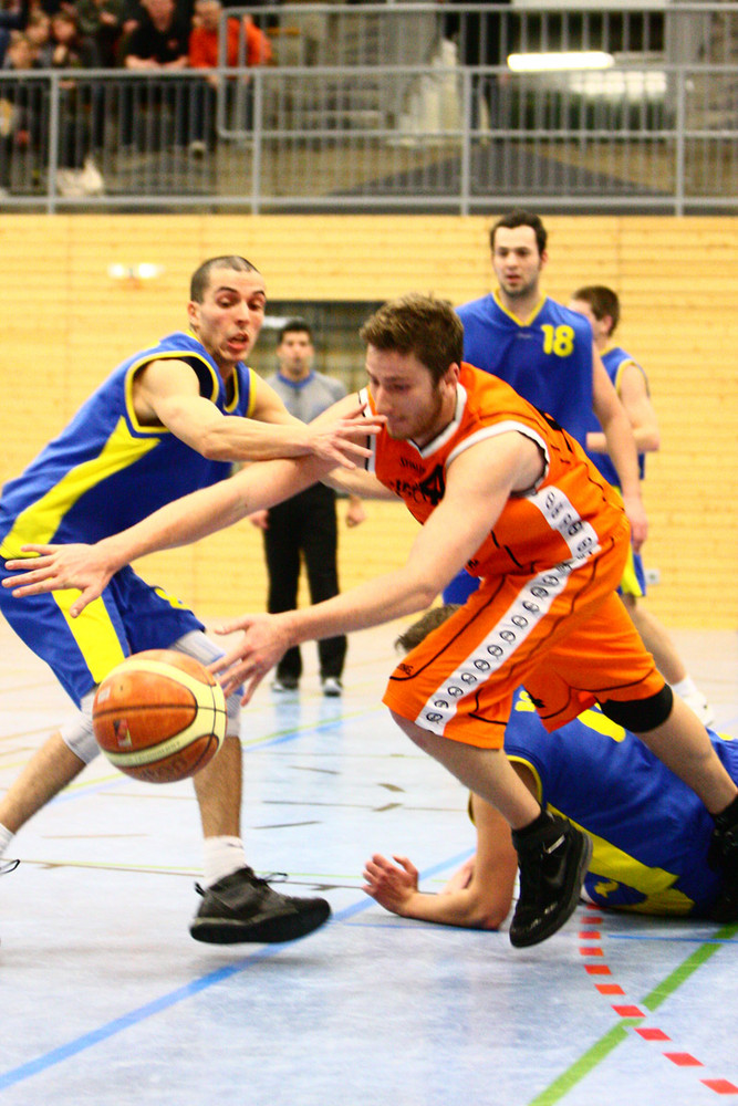 Dribbling Foto & Bild | sport, ballsport, basketball Bilder auf ...