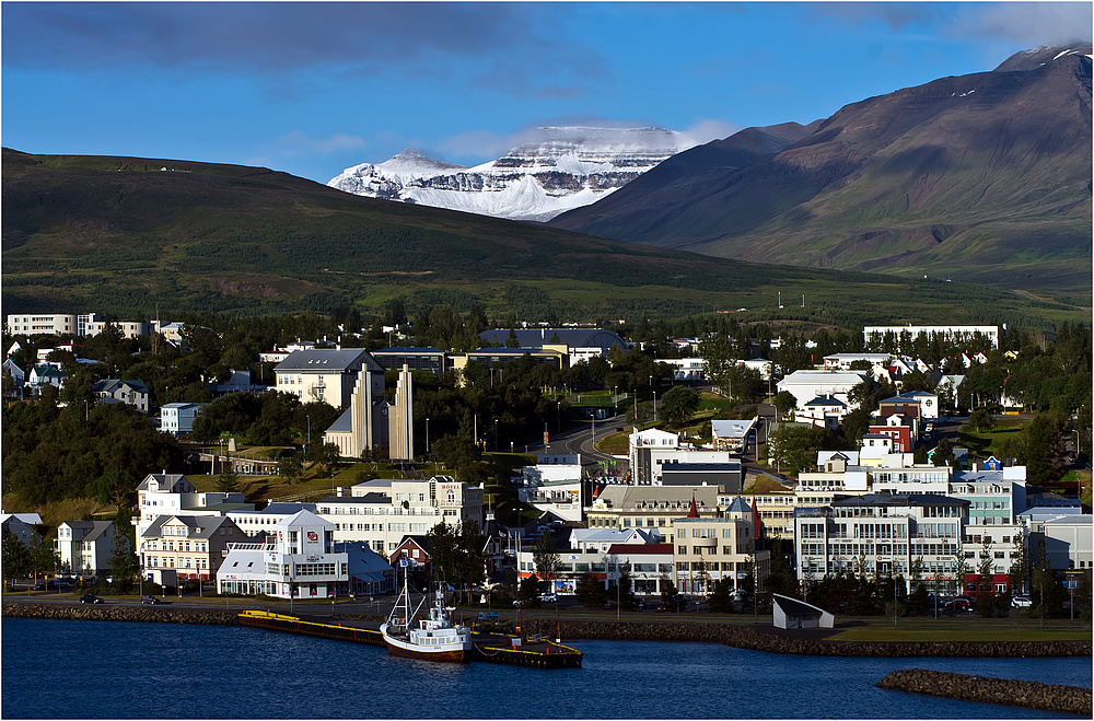Dritter Blick auf Akureyri