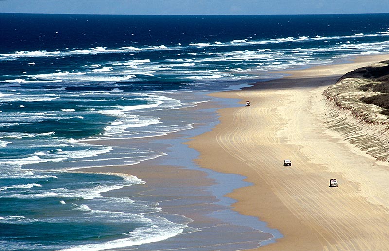 Driving on the beach - Fraser Island