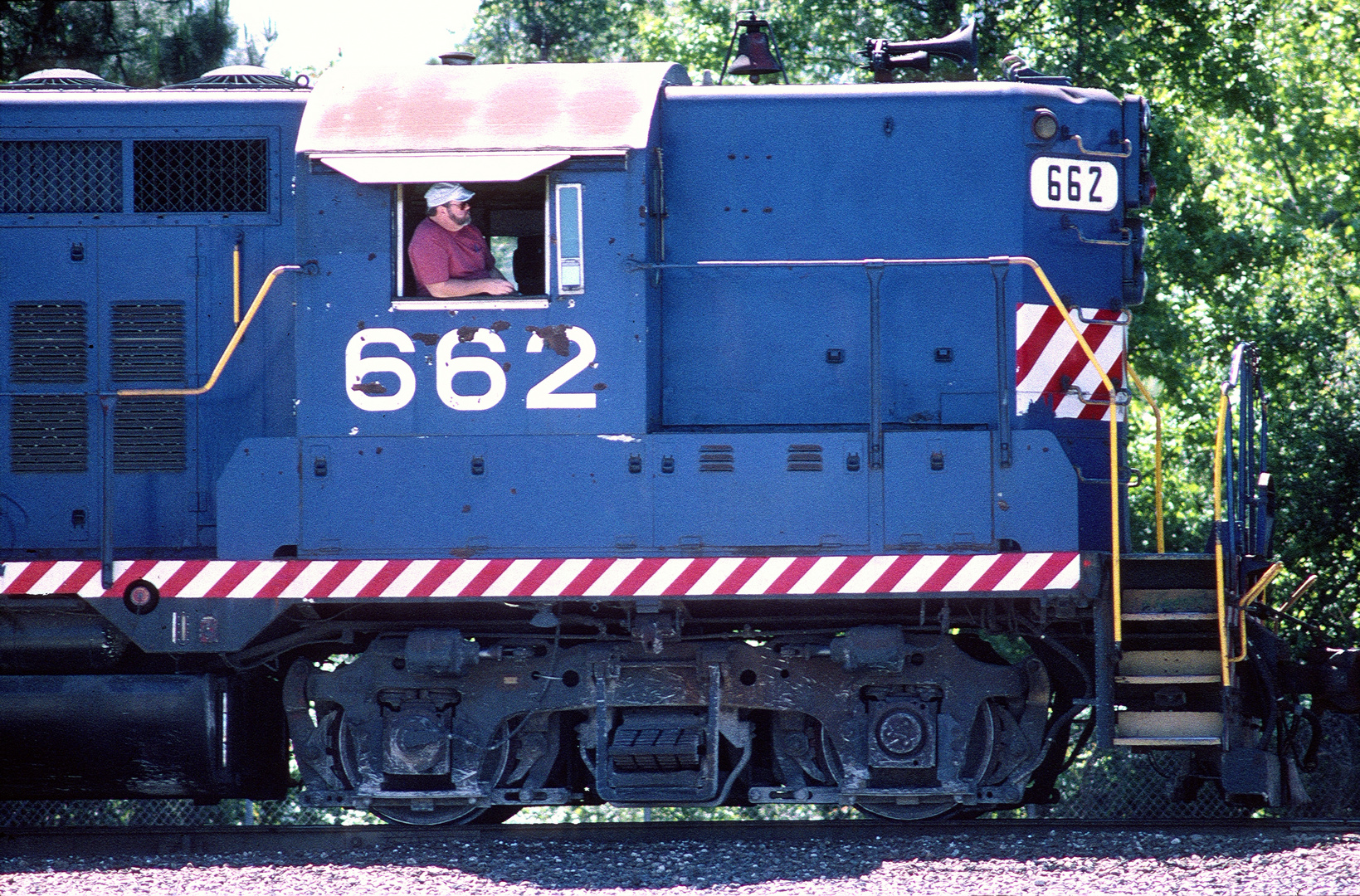 Driving the old FEC GP9 #662...