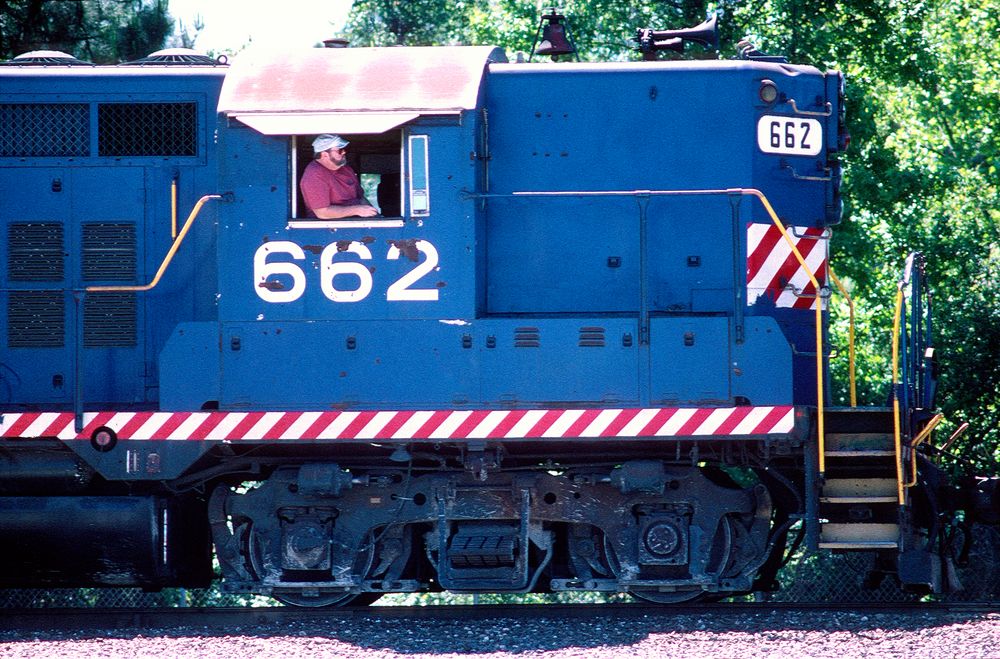 Driving the old FEC GP9 #662...