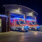 DRK Rettungswache bei Nacht