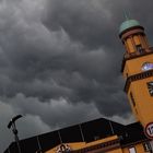 Drohendes Gewitter über dem wittener Rathaus