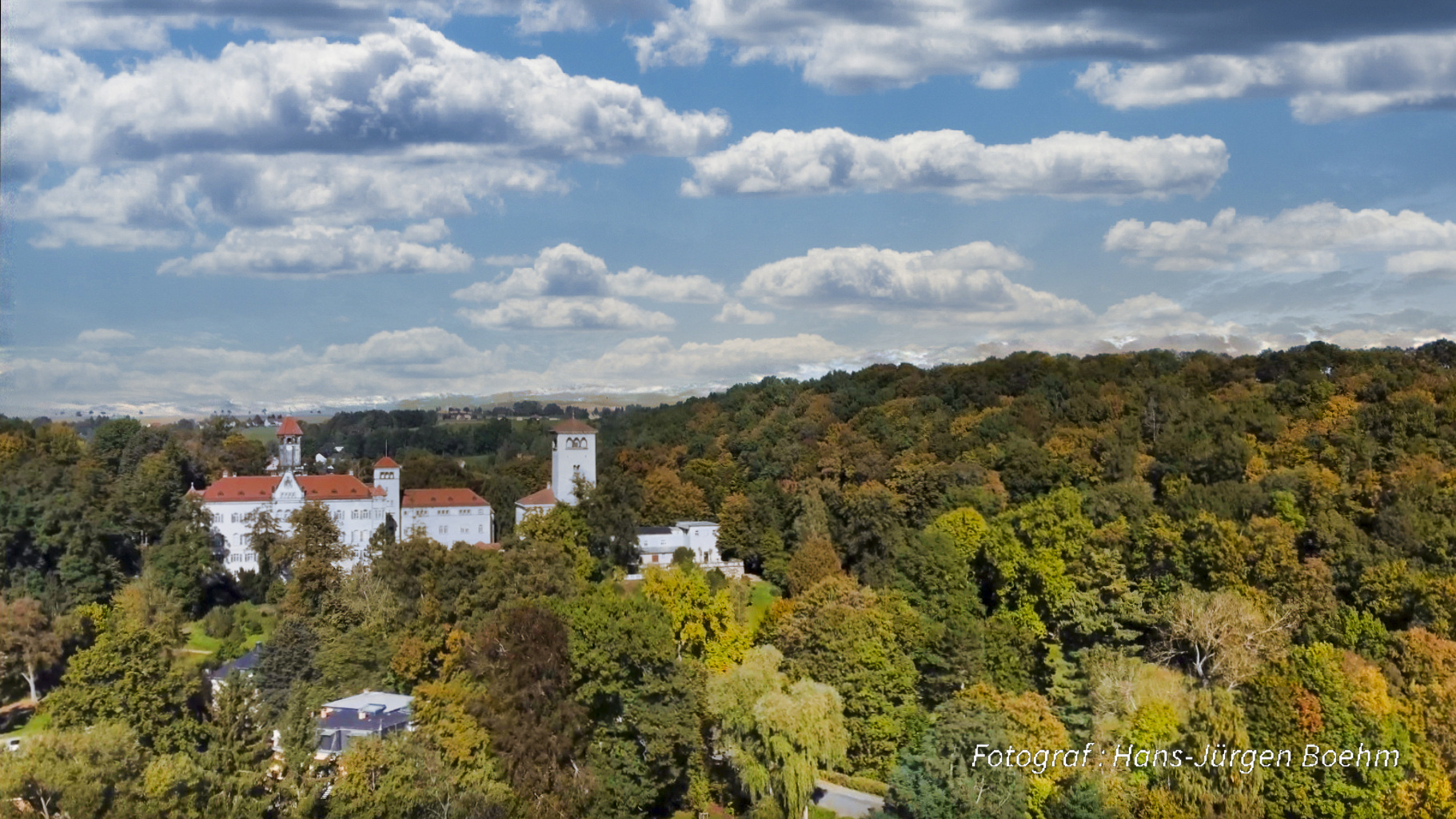 Drohnenaufnahme Rückseite Schloss Waldenburg in Sachsen-2