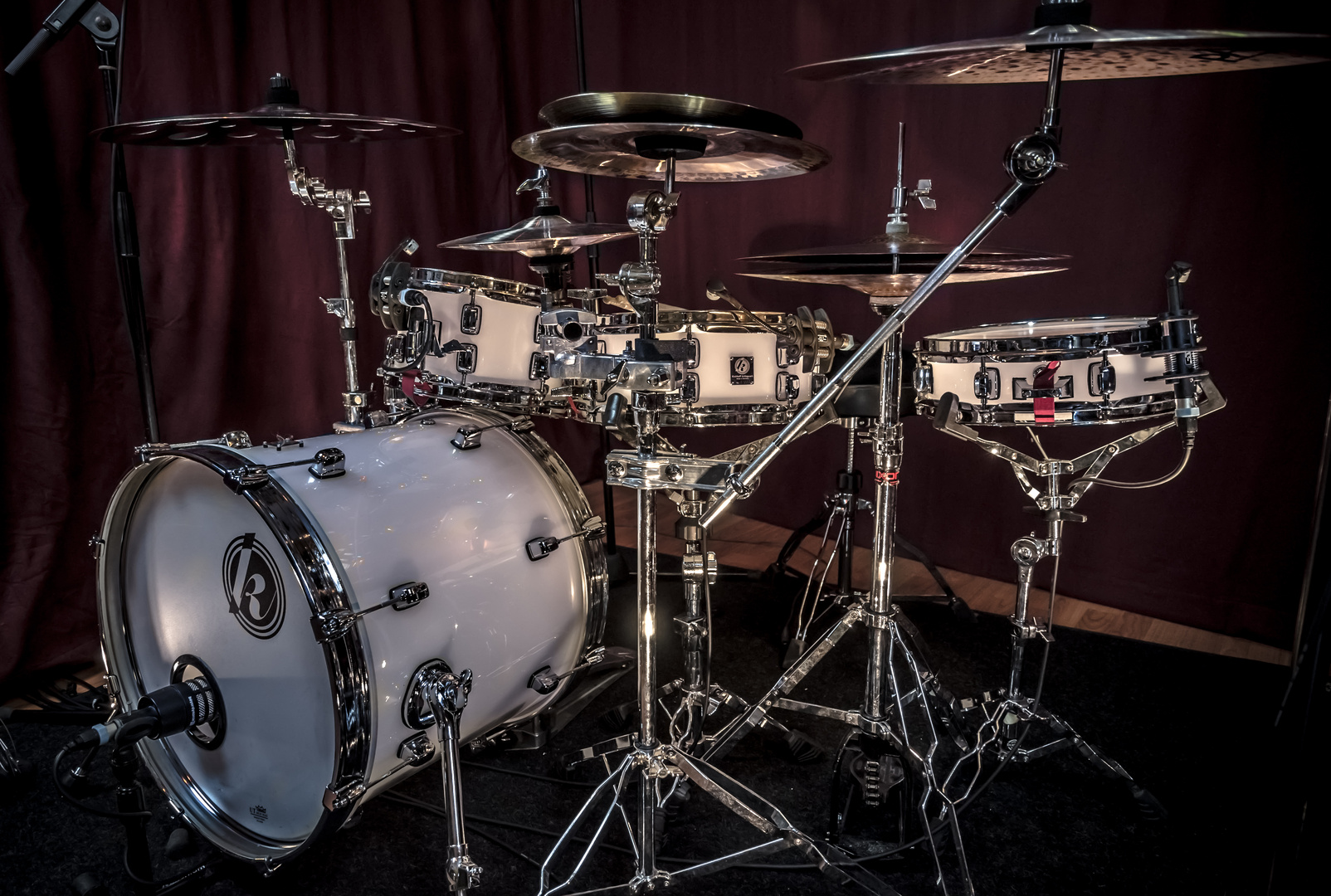 Drumset With Snaredrums