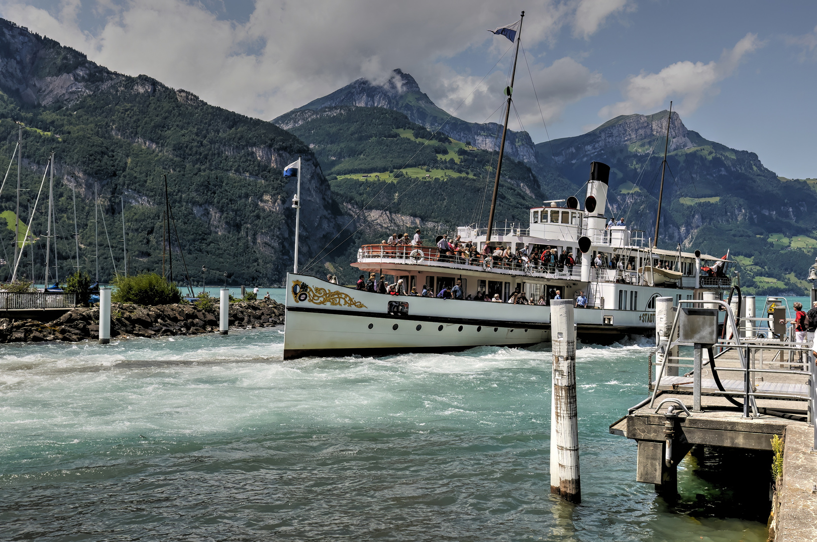 DS "Stadt Luzern" in Flüelen am Vierwaldstättersee.