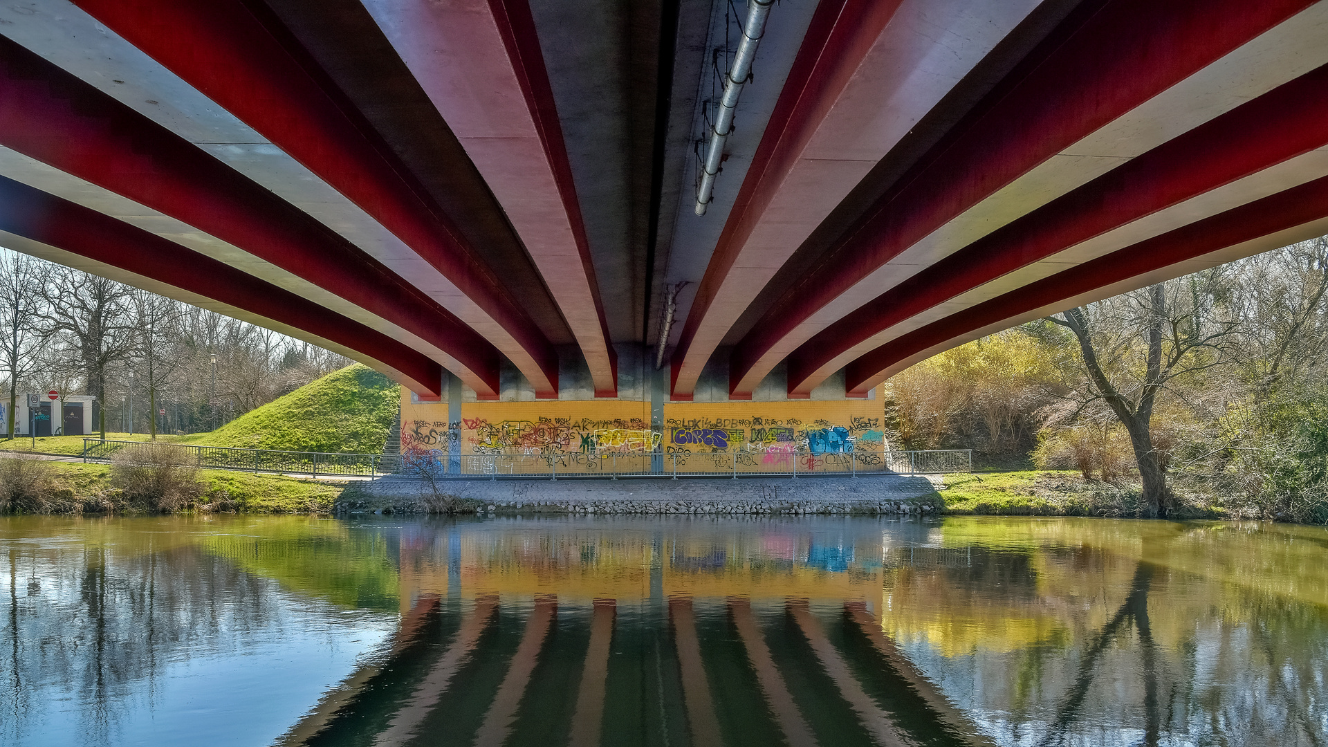 _DSC0015.jpg _Unter der Brücke_