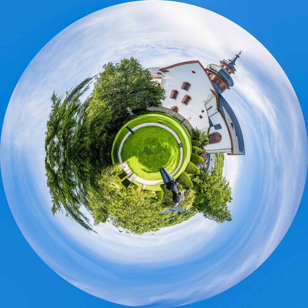 _DSC8403-Pano-Lr_little_planet-Lr-Lr