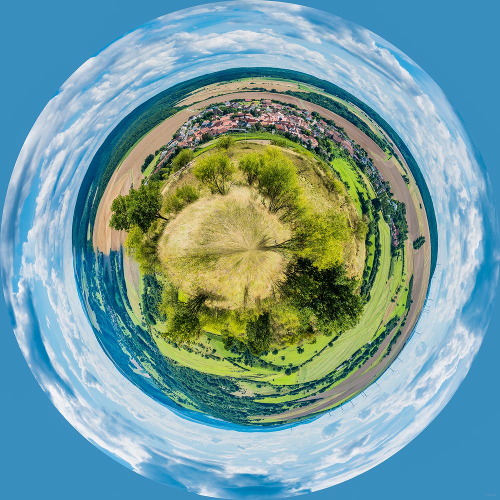 _DSC8875-Pano_little_world-Lr-Lr