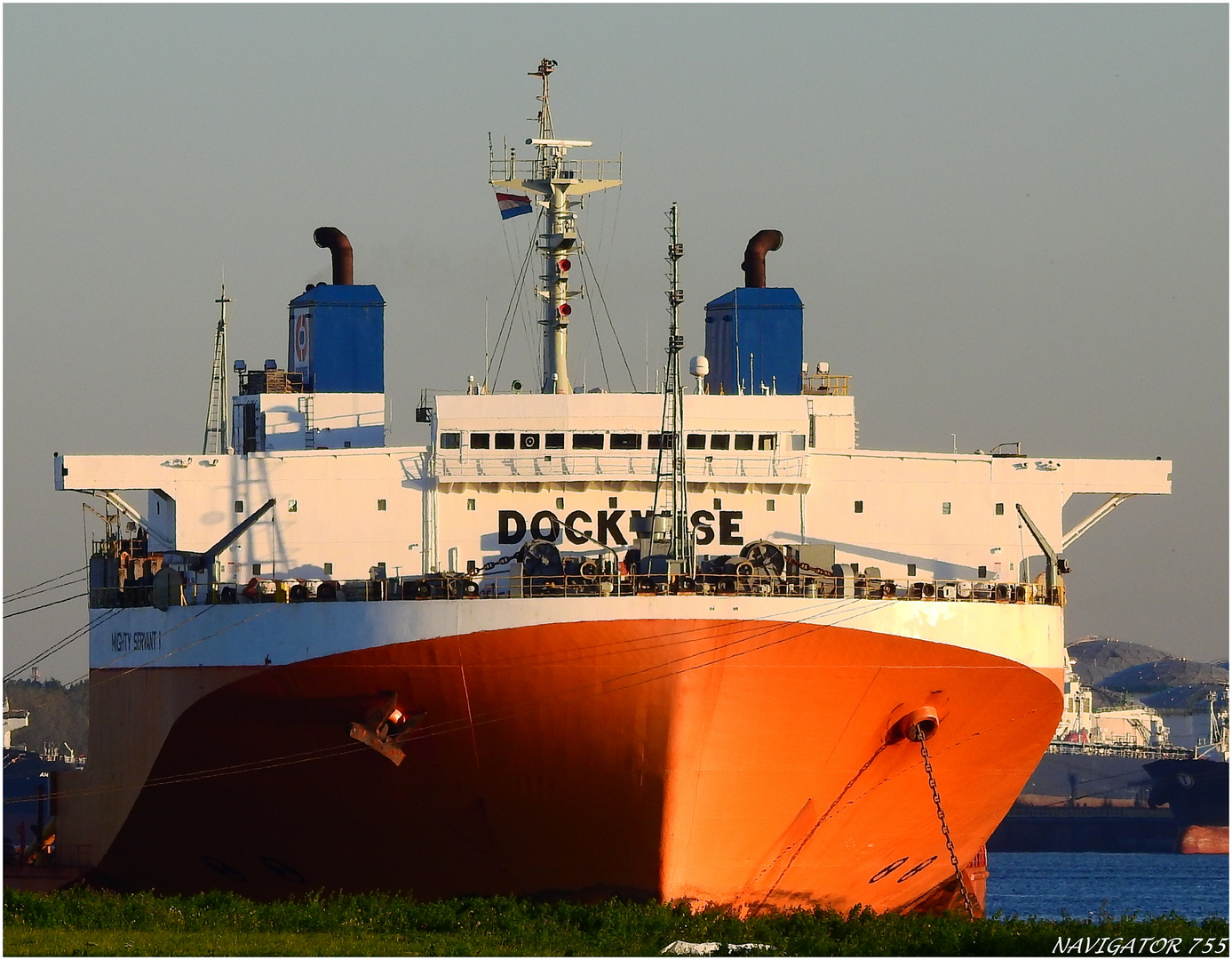 DSCN  MIGHTY SERVANT 1, heavy load Carrier, Rotterdam.