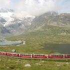 DSCN1838.JPG  Lago Bianco und Lej Nair und Bernina Express