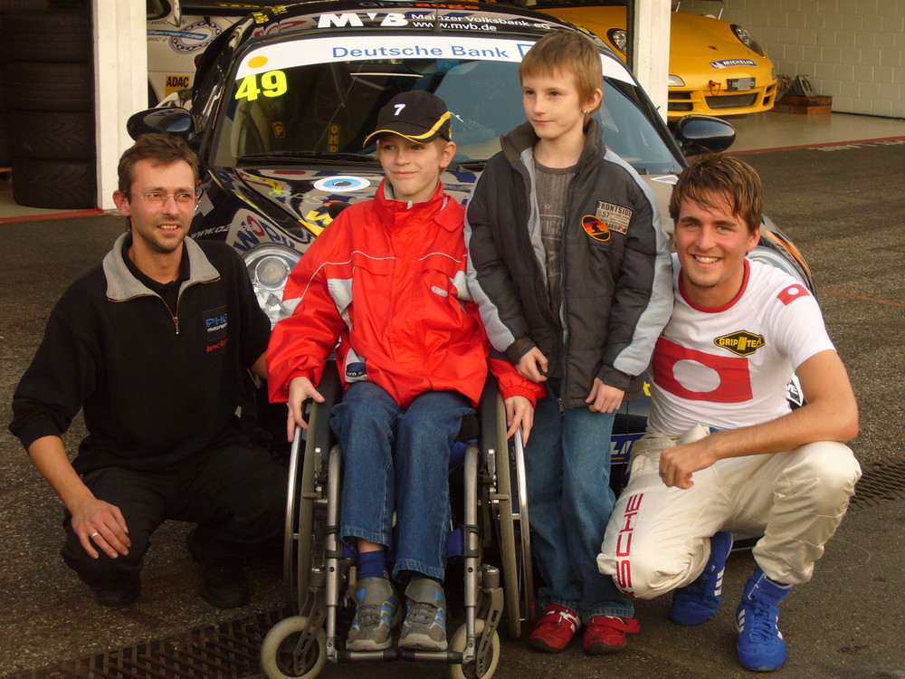 DSDS Sieger Alexander Klaws beim Porsche Cup am Hockenheimring