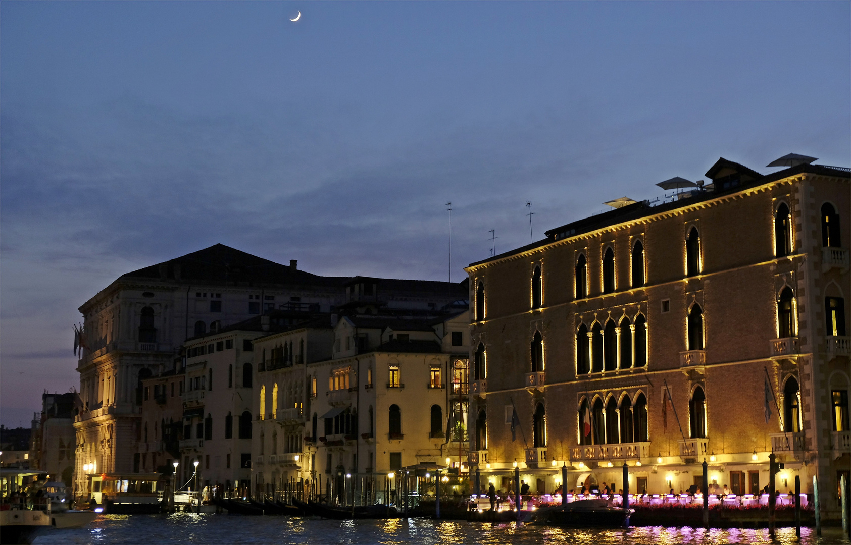 _DSF5226 __LE CHIC SUR LE GRAND CANAL__